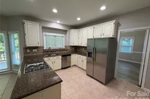 4714 Avonwood Ln, Charlotte, NC 28270 - Photo 16