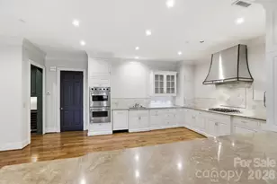 168 Cherokee Rd, Charlotte, NC 28207 - Photo 18