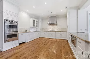 168 Cherokee Rd, Charlotte, NC 28207 - Photo 16