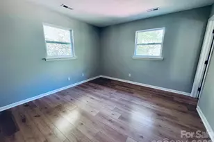 533 Frank Dr, Charlotte, NC 28215 - Photo 8