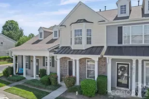 12719 Persimmon Tree Dr, Charlotte, NC 28273 - Photo 2