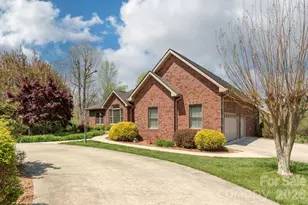 28 Tudor Crescent Ct, Hendersonville, NC 28739 - Photo 8