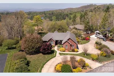 28 Tudor Crescent Court, Hendersonville, NC 28739 - Photo 2
