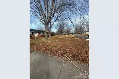 626 Willowbrook Lane, Winston Salem, NC 27104 - Photo 2