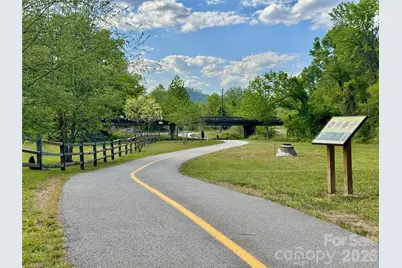 17 N Martha Kate Drive, Hendersonville, NC 28792 - Photo 6