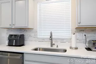 329 Damask Dr, Lancaster, SC 29720 - Photo 10