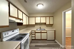 1021 Churchill Downs Ct, Charlotte, NC 28211 - Photo 6