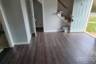2667 Dr Carver Rd, Charlotte, NC 28208 - Photo 2