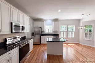 2916 Pinewood Hill Dr, Matthews, NC 28105 - Photo 2