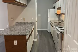 7344 Rose Terrace Ct, Charlotte, NC 28215 - Photo 2
