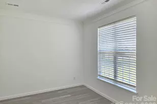 10317 Stoneykirk Ln, Charlotte, NC 28269 - Photo 18