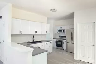 10317 Stoneykirk Ln, Charlotte, NC 28269 - Photo 12