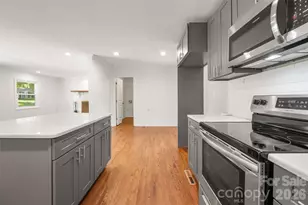 4300 Dowling Dr, Charlotte, NC 28205 - Photo 6