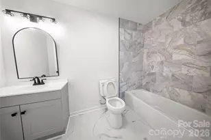 10107 Clairemore Pl, Charlotte, NC 28216 - Photo 14