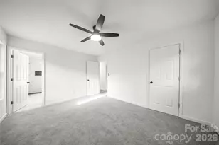 10107 Clairemore Pl, Charlotte, NC 28216 - Photo 8