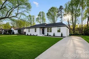 10107 Clairemore Pl, Charlotte, NC 28216 - Photo 2