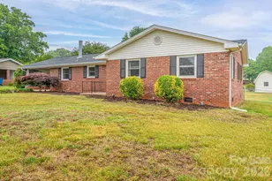 4012 Allison St, Hickory, NC 28601 - Photo 2