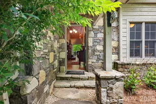 560 Toxaway Ct, Lake Toxaway, NC 28747 - Photo 2