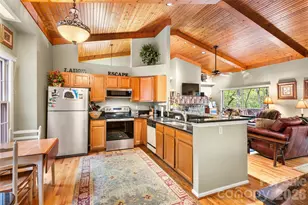 560 Toxaway Ct, Lake Toxaway, NC 28747 - Photo 10