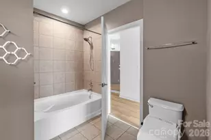 210 N Church St, Charlotte, NC 28202 - Photo 10
