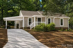 6921 Kirkcaldy Ln, Mint Hill, NC 28227 - Photo 2