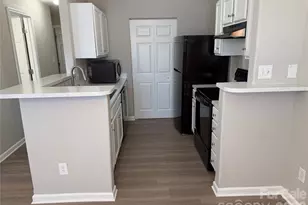 1063 Triece Ln, Charlotte, NC 28215 - Photo 10