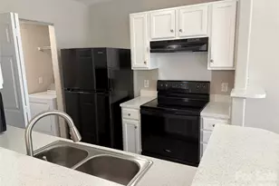 1063 Triece Ln, Charlotte, NC 28215 - Photo 8