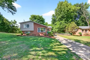 501 Kenlough Dr, Charlotte, NC 28209 - Photo 2