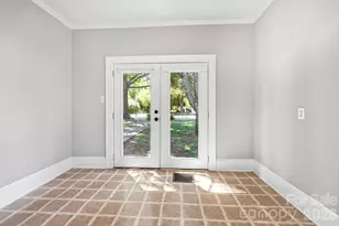 503 E Broad St, Statesville, NC 28677 - Photo 8