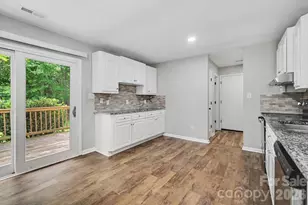 15331 De Havilland Dr, Charlotte, NC 28278 - Photo 6