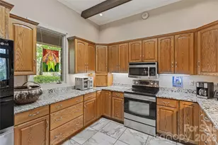 21 Laurel Wood Ct, Sapphire, NC 28774 - Photo 12