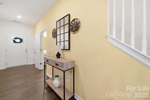 8031 Ramsburg Dr, Charlotte, NC 28269 - Photo 6