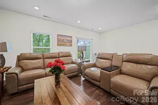 8031 Ramsburg Dr, Charlotte, NC 28269 - Photo 18