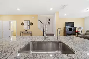 8031 Ramsburg Dr, Charlotte, NC 28269 - Photo 8