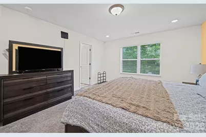 8031 Ramsburg Drive, Charlotte, NC 28269 - Photo 12