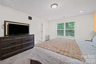 8031 Ramsburg Dr, Charlotte, NC 28269 - Photo 12
