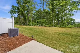8031 Ramsburg Dr, Charlotte, NC 28269 - Photo 38