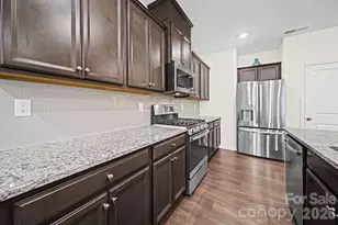 8031 Ramsburg Dr, Charlotte, NC 28269 - Photo 10