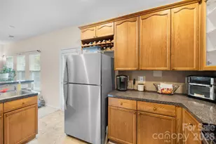 330 Bridal Veil Dr, Charlotte, NC 28217 - Photo 10