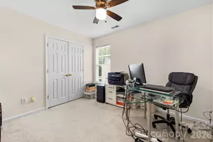 330 Bridal Veil Dr, Charlotte, NC 28217 - Photo 16