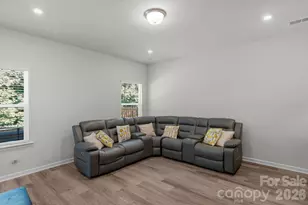 6028 Gala Ln, Charlotte, NC 28215 - Photo 20