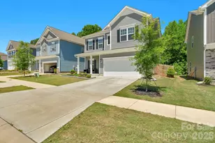 6028 Gala Ln, Charlotte, NC 28215 - Photo 2