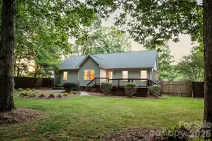 1084 Castlebrook Dr, Salisbury, NC 28146 - Photo 6