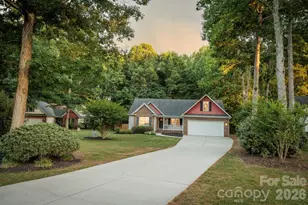 1084 Castlebrook Dr, Salisbury, NC 28146 - Photo 2