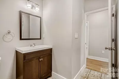 1521 Hawthorne Lane, Charlotte, NC 28205 - Photo 18