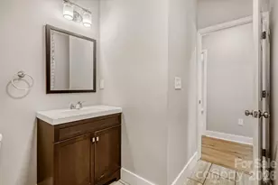 1521 Hawthorne Ln, Charlotte, NC 28205 - Photo 18