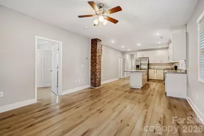 1521 Hawthorne Lane, Charlotte, NC 28205 - Photo 10