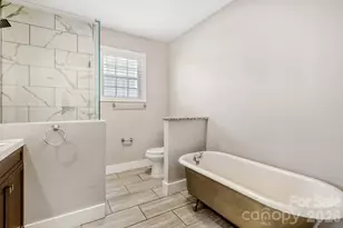 1521 Hawthorne Ln, Charlotte, NC 28205 - Photo 14