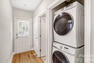 1521 Hawthorne Lane, Charlotte, NC 28205 - Photo 20