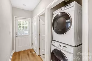 1521 Hawthorne Ln, Charlotte, NC 28205 - Photo 20